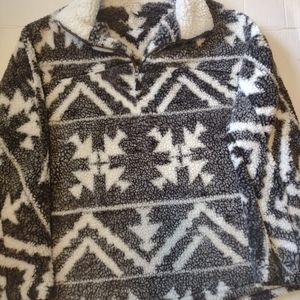 POOF! Warm & Cozy Lifestyle Size L Black White Fuzzy Sherpa Pullover Aztec Boho